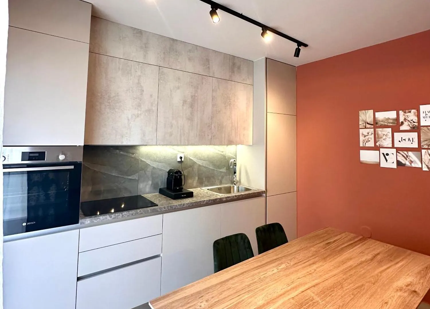 Emerald Suite Luxury Apartment In Thessaloniki Greece